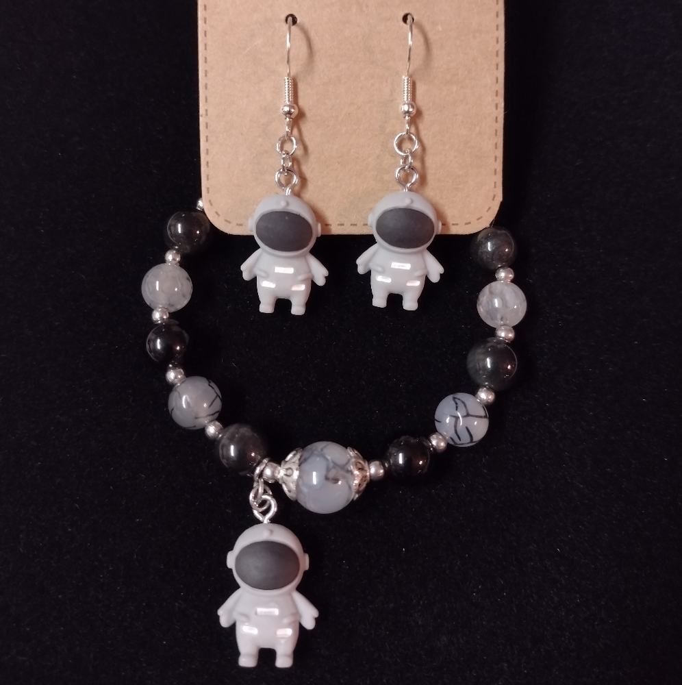 Rutilated Quartz and Onyx  Astronaut Bracelet and Earring set